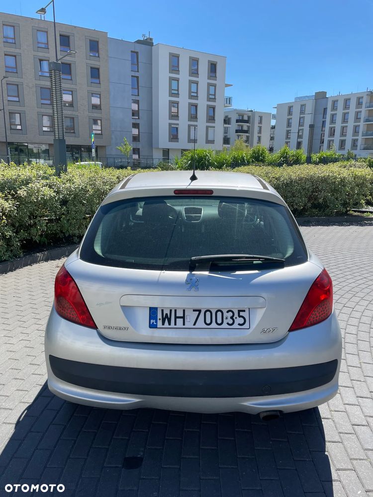 Peugeot 207 2008 photo 3