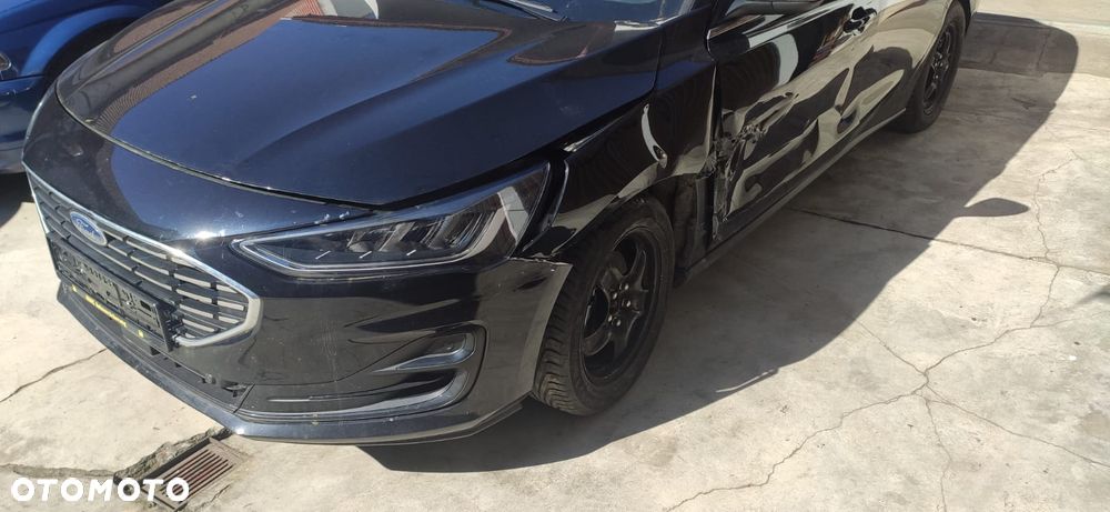 Ford Focus 1.0 EcoBoost Titanium - 25