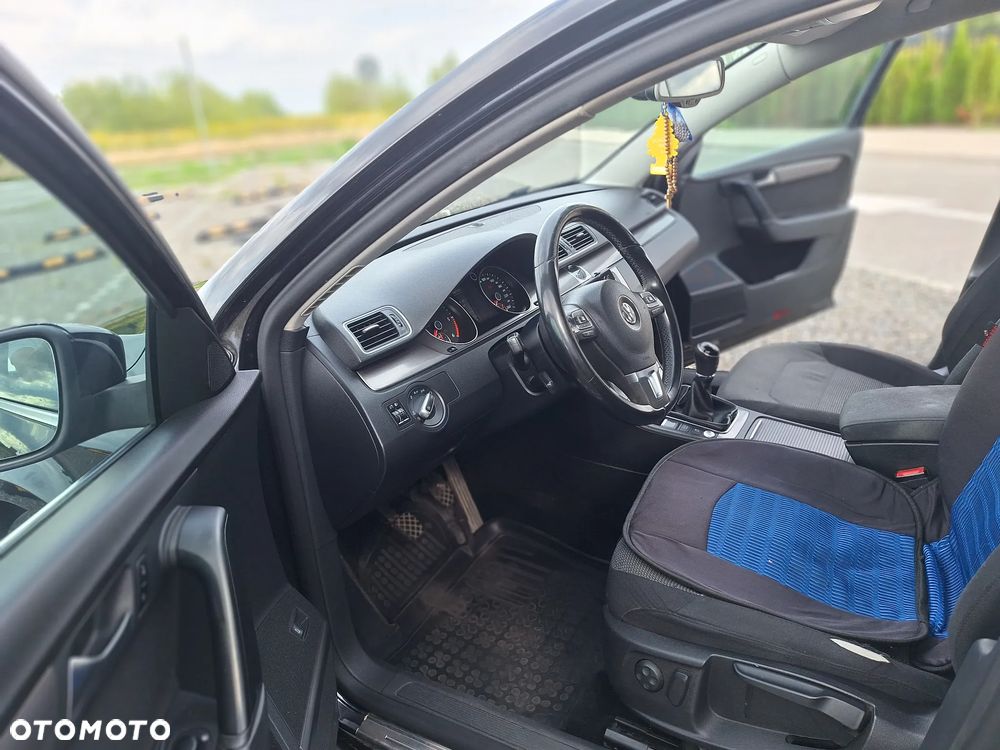 Volkswagen Passat 2.0 TDI Comfortline - 9