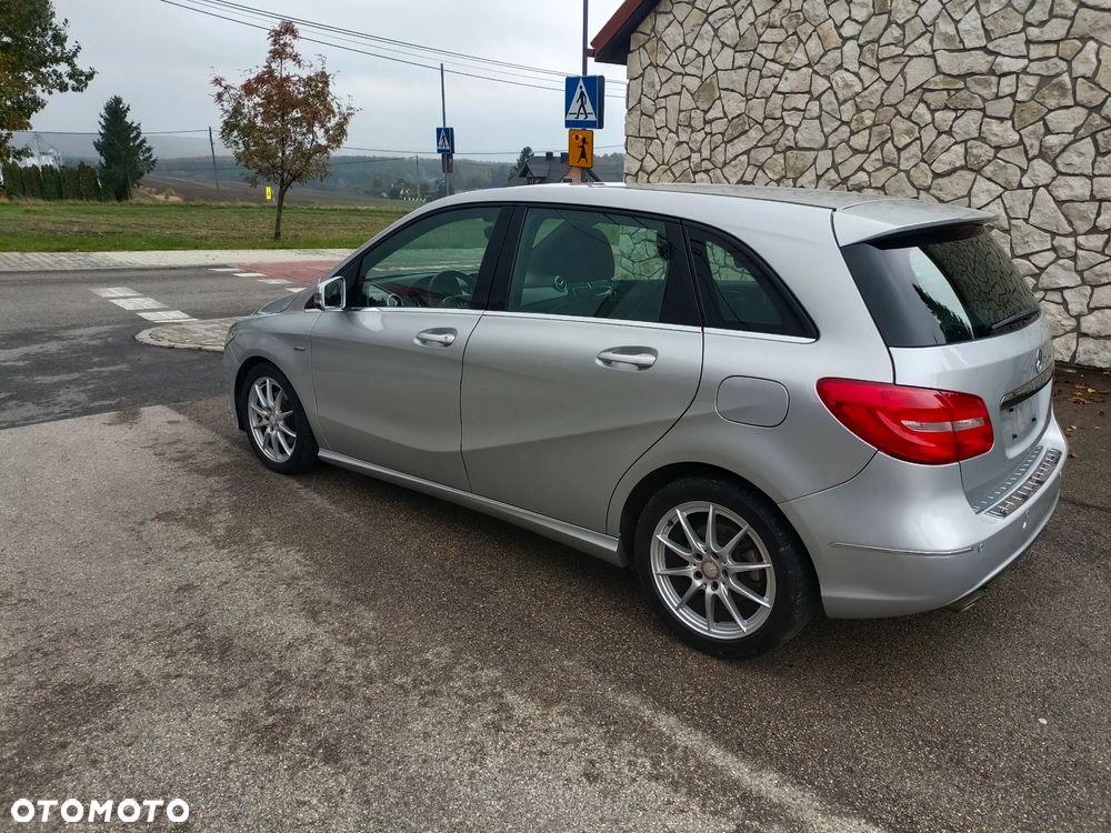 Mercedes-Benz Klasa B 180 BlueEFFICIENCY EDITION 1 - 4
