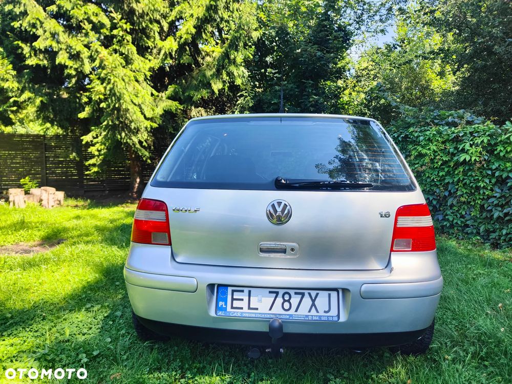 Volkswagen Golf - 10