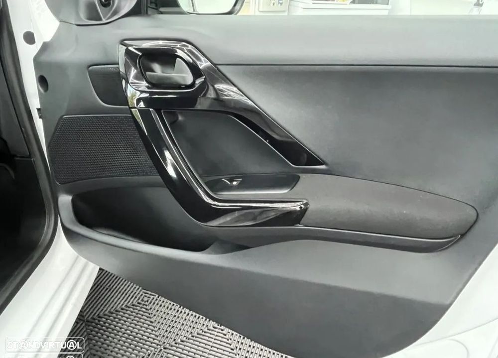 Peugeot 208 1.6 BlueHDi Active — fotografia 13