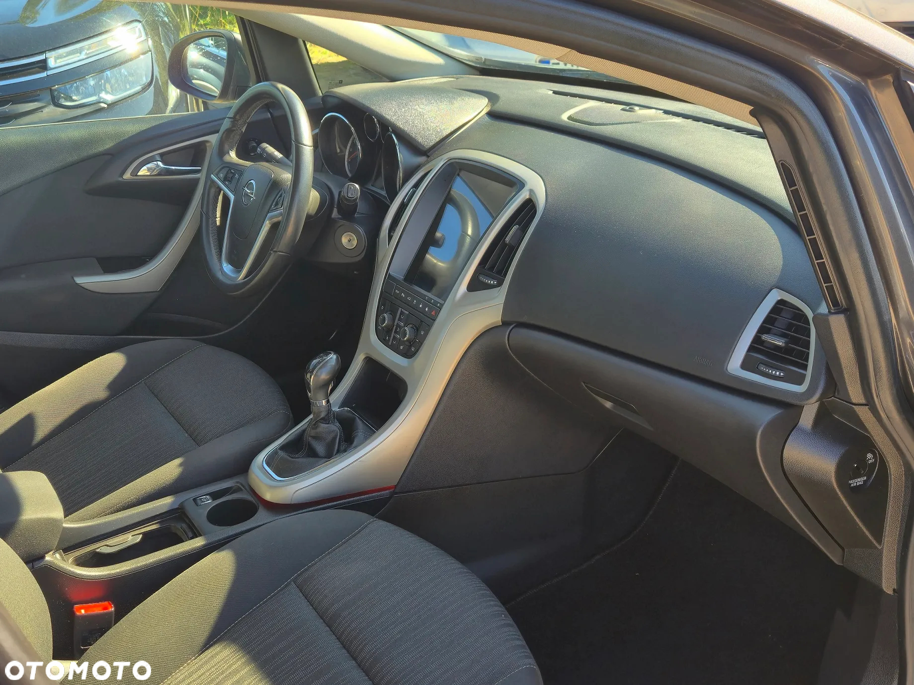 Opel Astra 1.4 Turbo Design Edition - 24