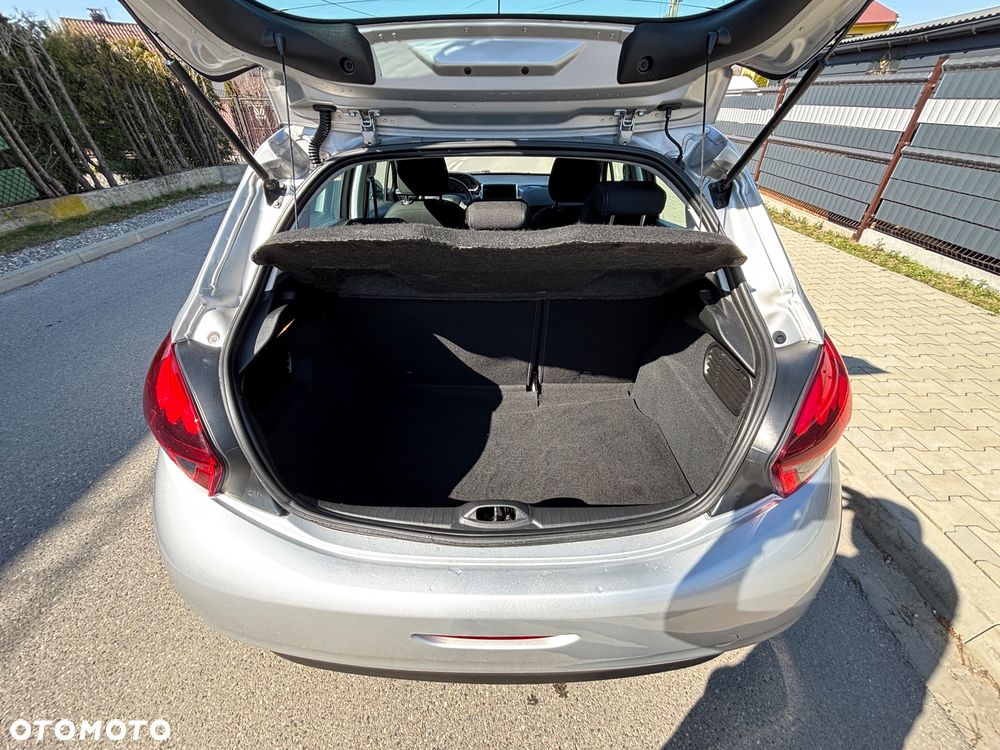 Peugeot 208 1.2 PureTech Active - 19