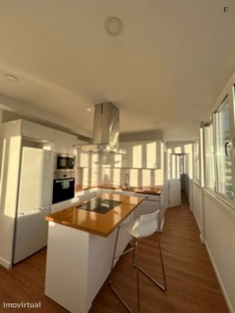 Quarto - localizado em Benfica Lisbon - Grande imagem: 2/12