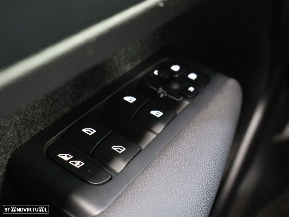 Volvo XC 40 1.5 T4 PHEV Core - 18