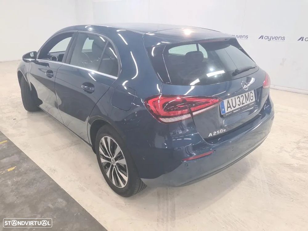 Mercedes-Benz A 250 e Style Plus - 2