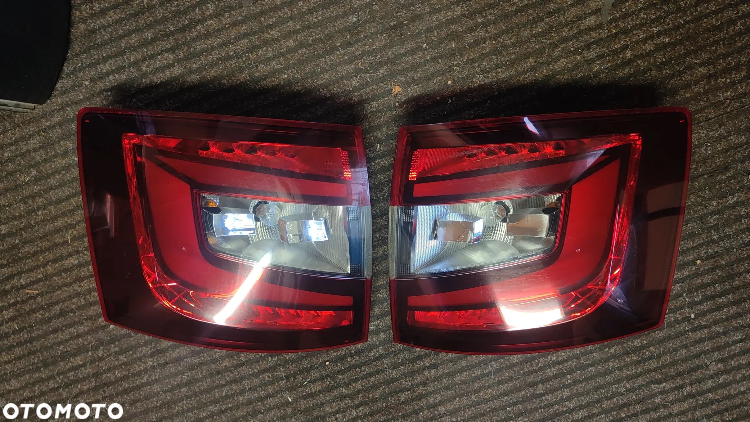 SKODA OCTAVIA III LIFT KOMBI LAMPA LED TYŁ  LEWA ORYGINAŁ - 1