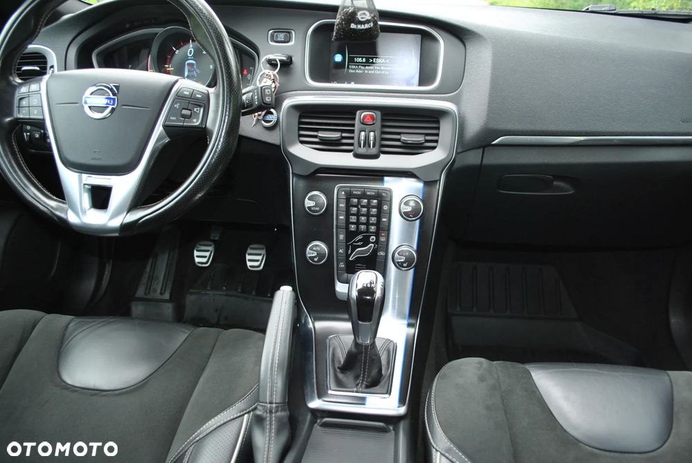 Volvo V40 D2 Drive-E R-Design Momentum - 10