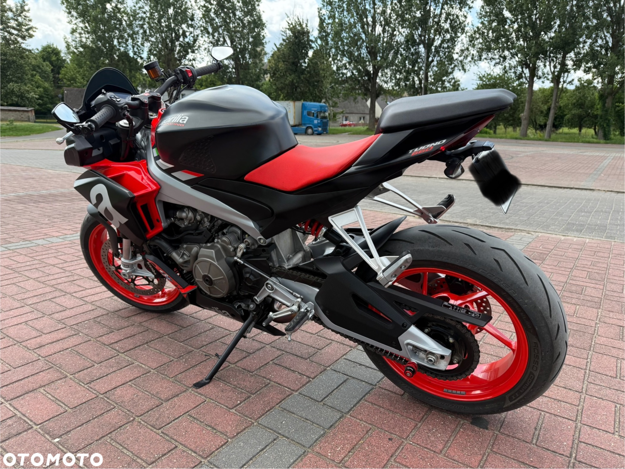 Aprilia Tuono - 8