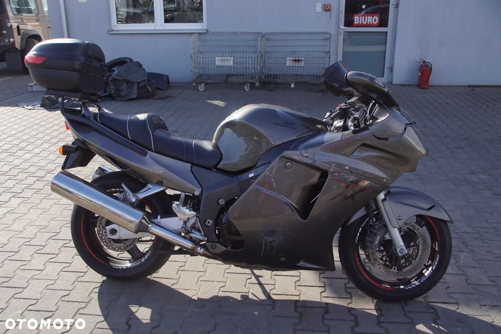 Motocykl na części - Honda CBR 1100XX Blackbird 1137 cm3 163 KM SC42E 1997R Silnik Skrzynia Owiewka Szyba Lusterko Kufer Laga Wahacz Łańcuch Wydech Siedzenie Sterownik Moduł Czujnik Licznik Manetka - 7