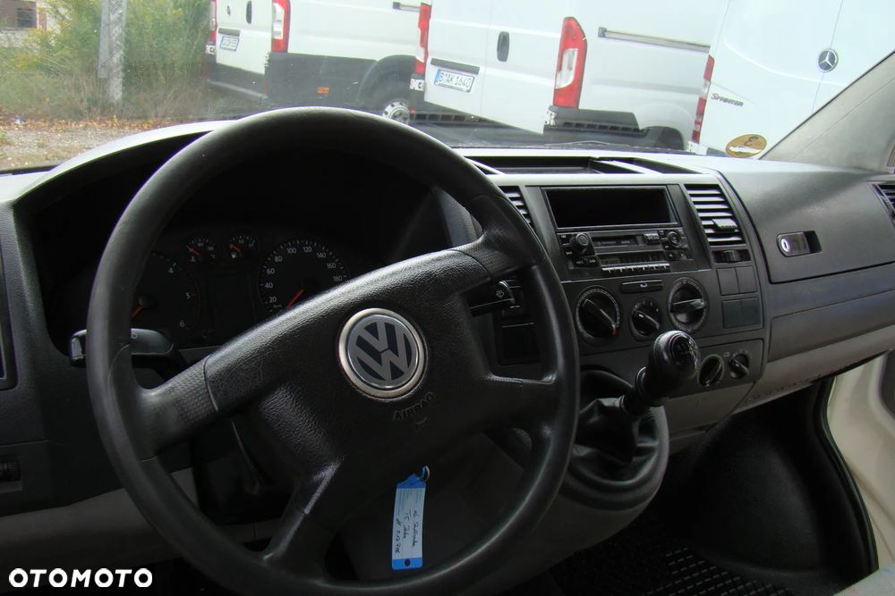 Volkswagen Transporter - 11