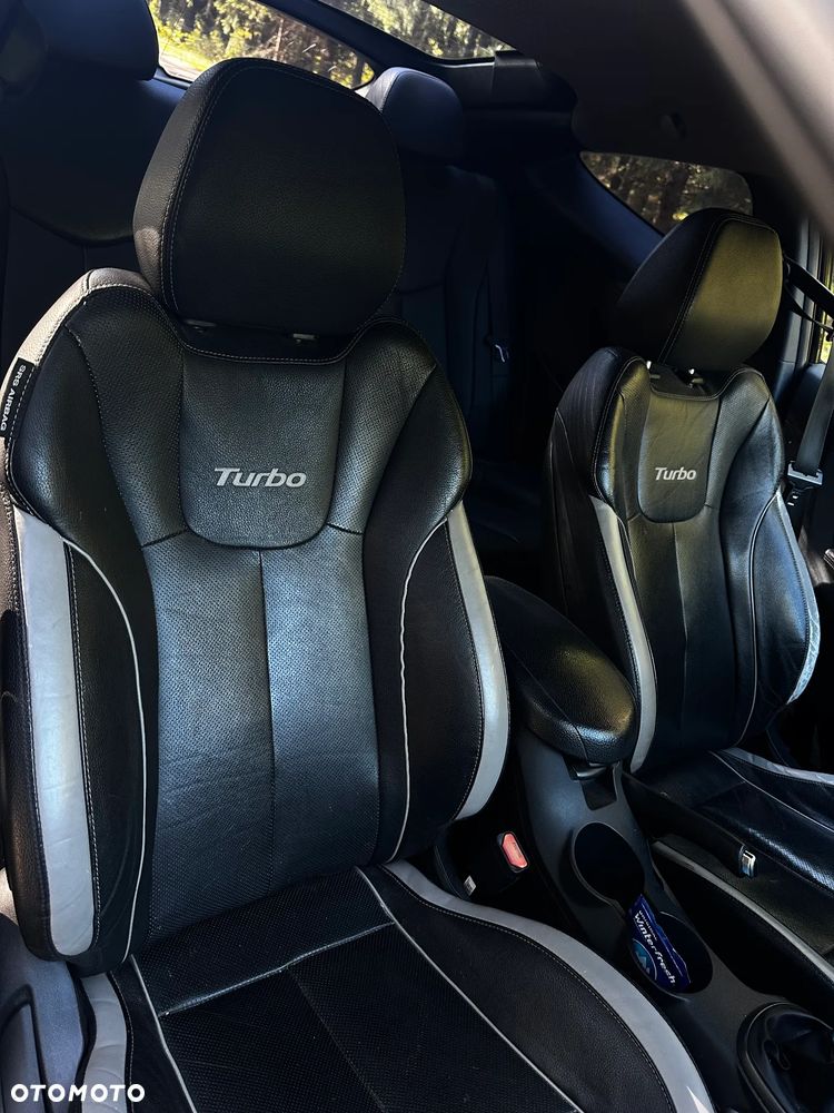 Hyundai Veloster - 15