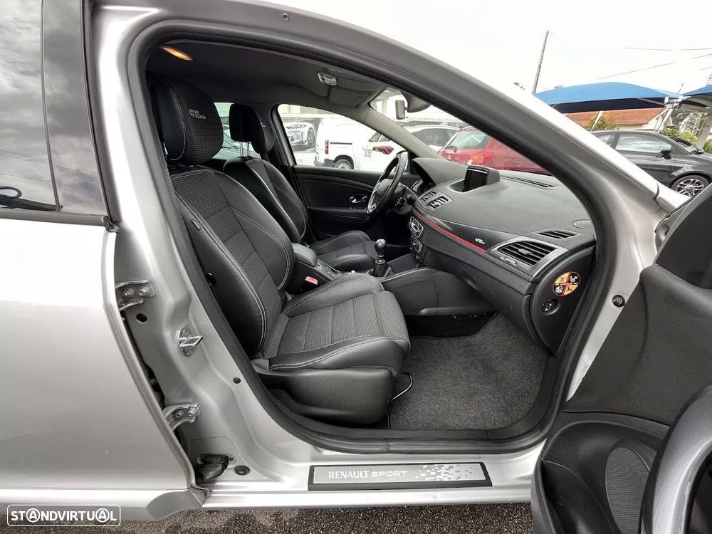 Renault Mégane Sport Tourer 1.5 dCi GT Line SS - 27