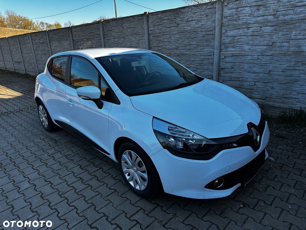 Renault Clio 1.2 16V 75 Luxe - 8