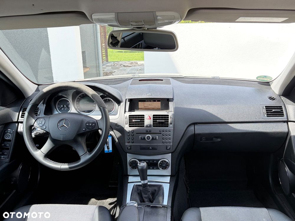 Mercedes-Benz Klasa C 180 (BlueEFFICIENCY) Avantgarde - 24