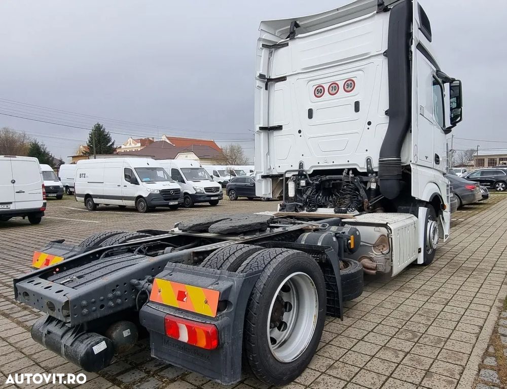 Mercedes-Benz Actros - 5
