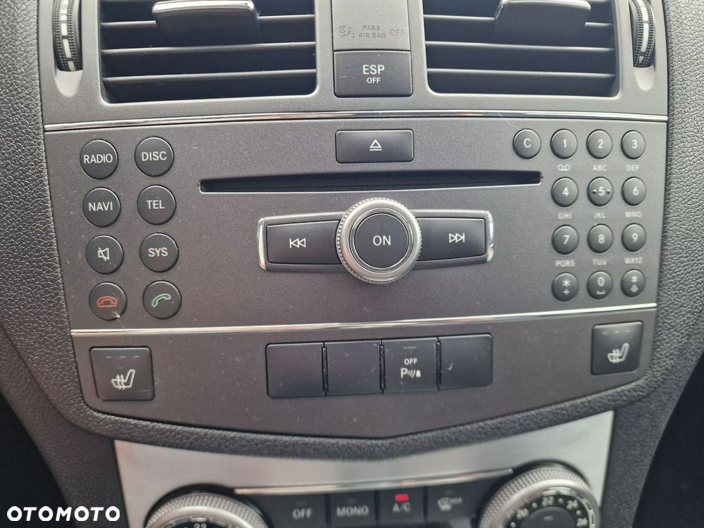 Mercedes-Benz Klasa C 180 BlueEFFICIENCY 7G-TRONIC Avantgarde - 29