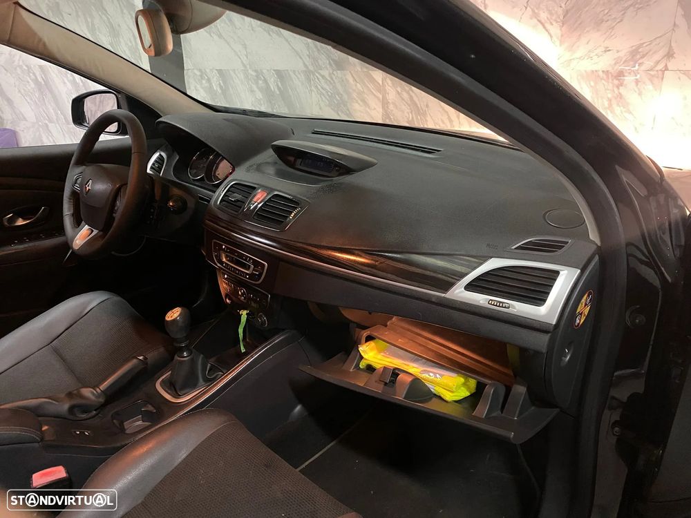 Renault Mégane 1.5 dCi Dynamique S - 8