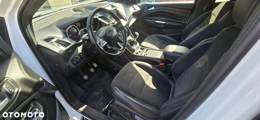 Ford Kuga 2.0 TDCi 2x4 ST-Line - 30