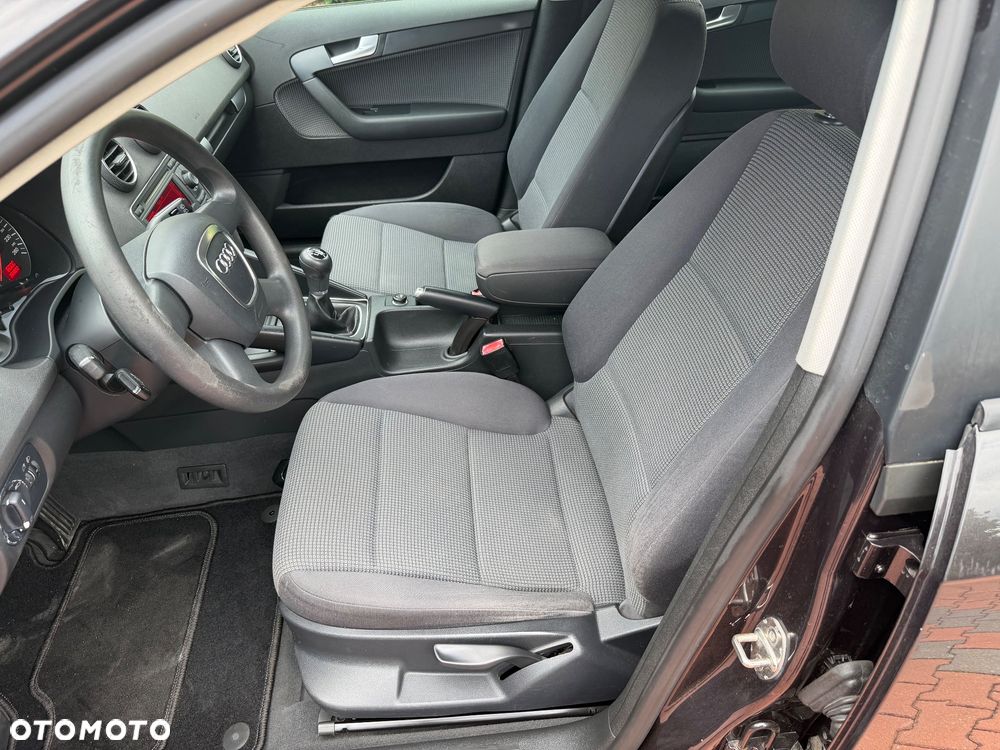 Audi A3 Sportback 1.6 Attraction - 11