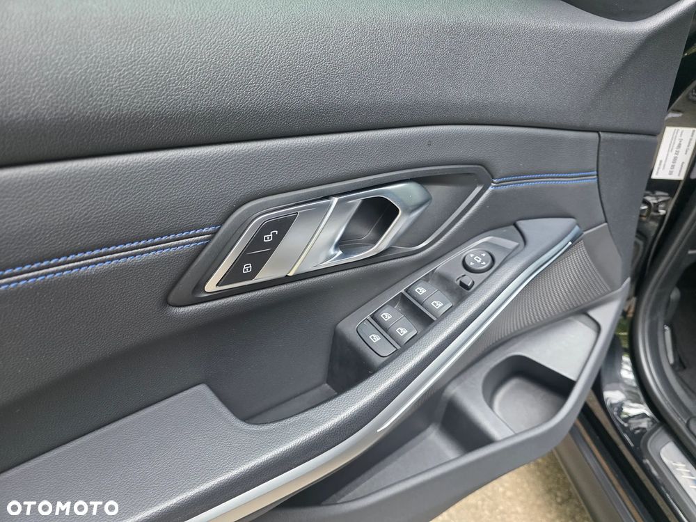 BMW Seria 3 320i xDrive M Sport sport - 14