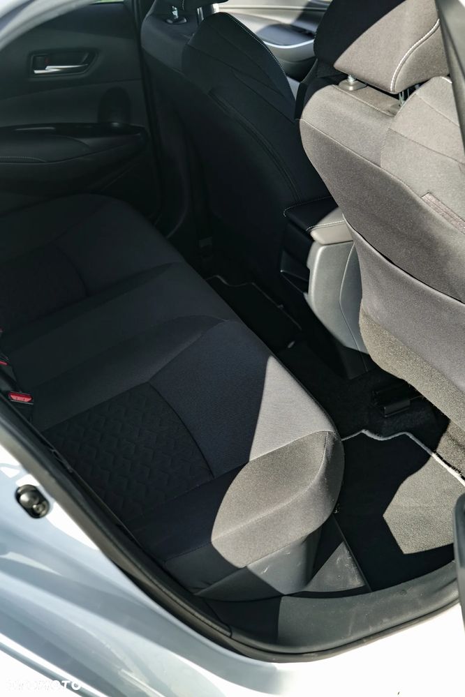 Toyota Corolla 1.8 Hybrid Comfort - 18