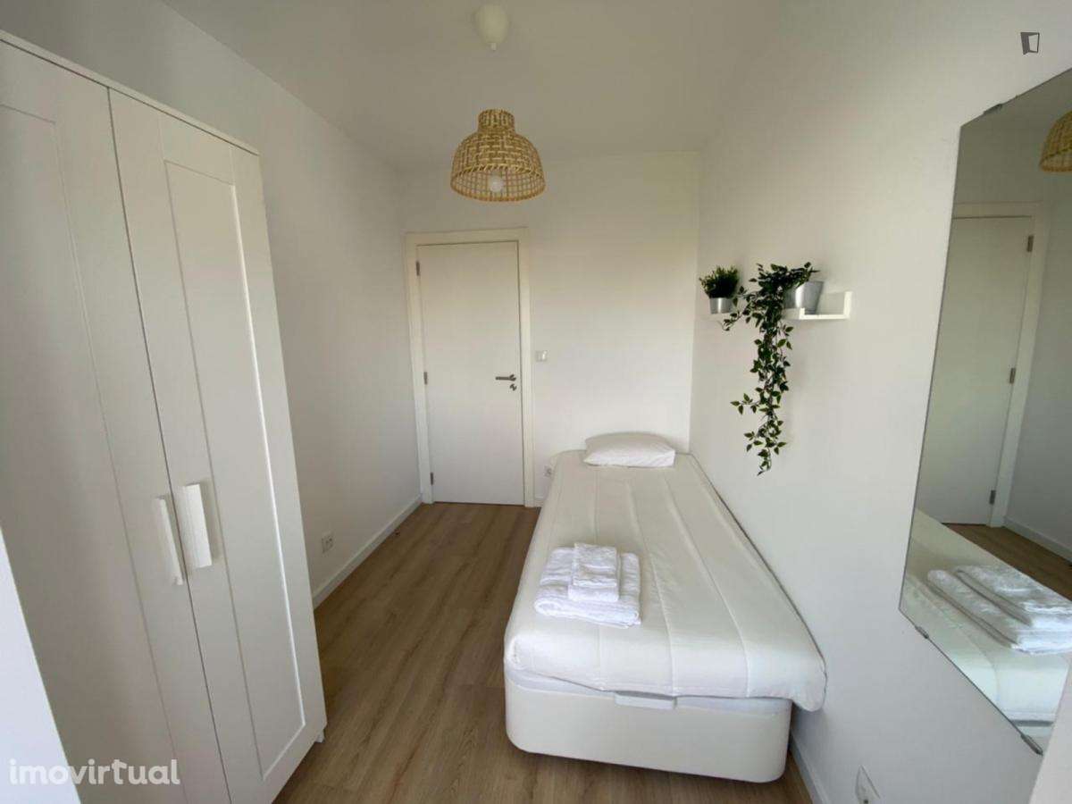 Quarto - localizado em Oeiras Lisbon - Grande imagem: 2/11