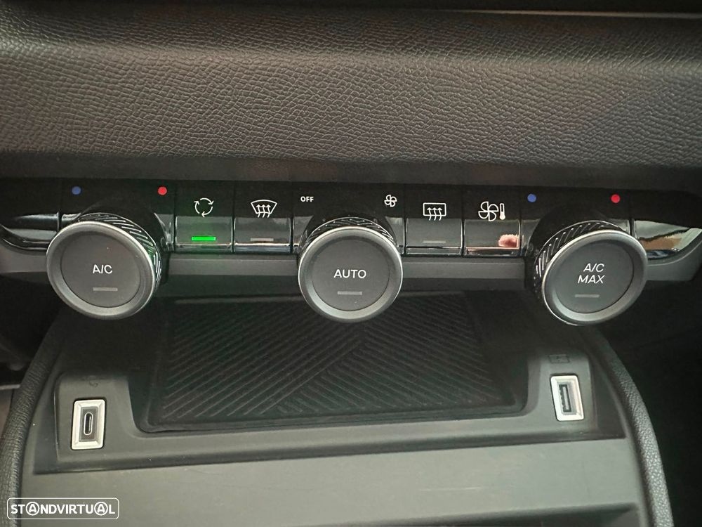 Citroën e-C4 50 kWh Shine — fotografia 15