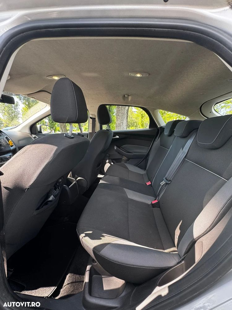 Ford Focus - 12