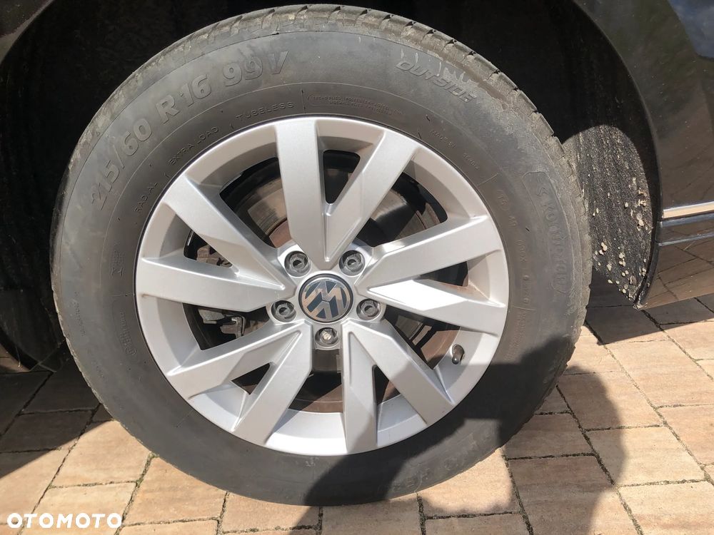 Volkswagen Passat 2.0 TDI SCR Comfortline - 10