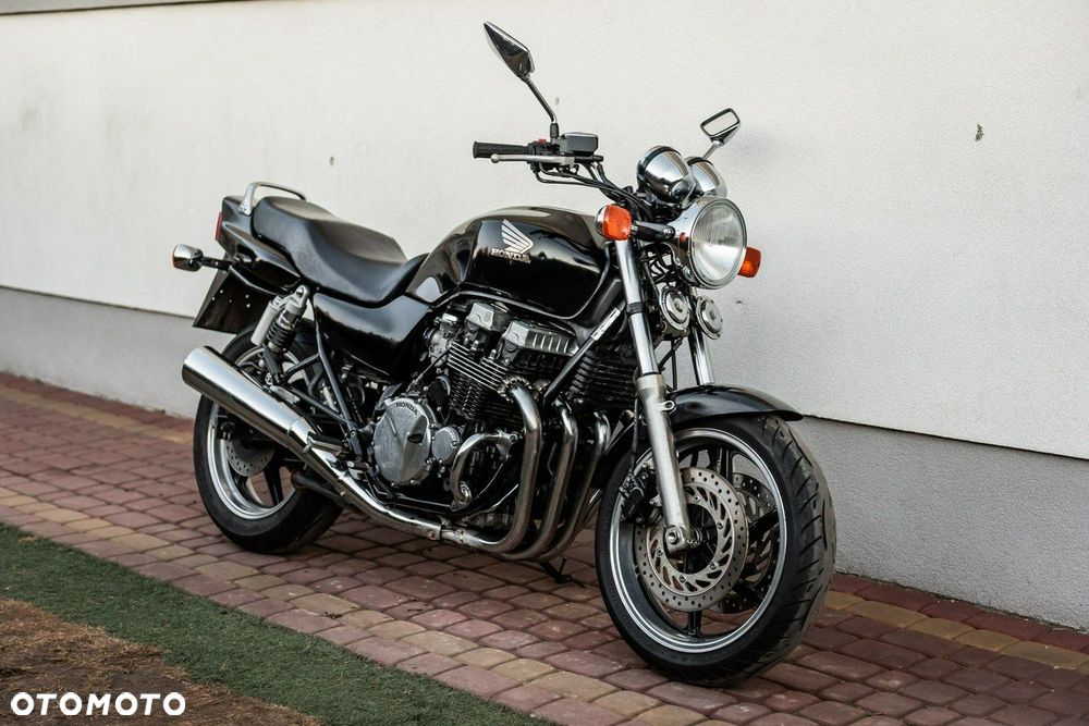 Honda CB - 1