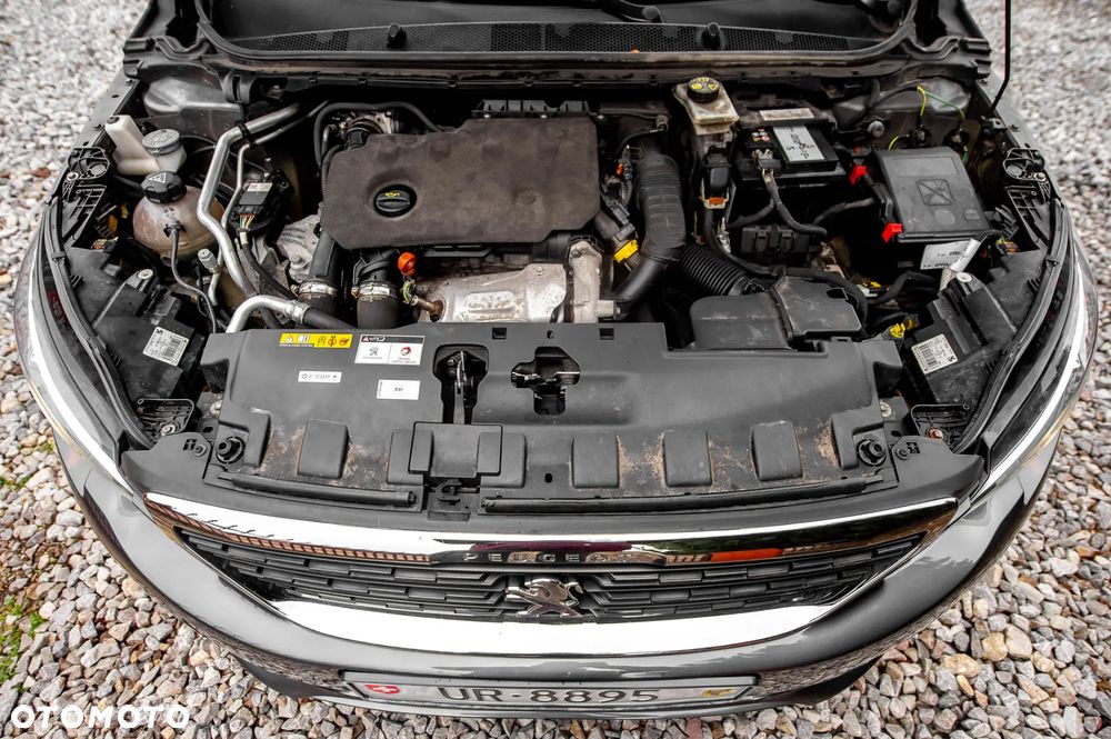 Peugeot 308 BlueHDi 130 EAT8 Allure - 16