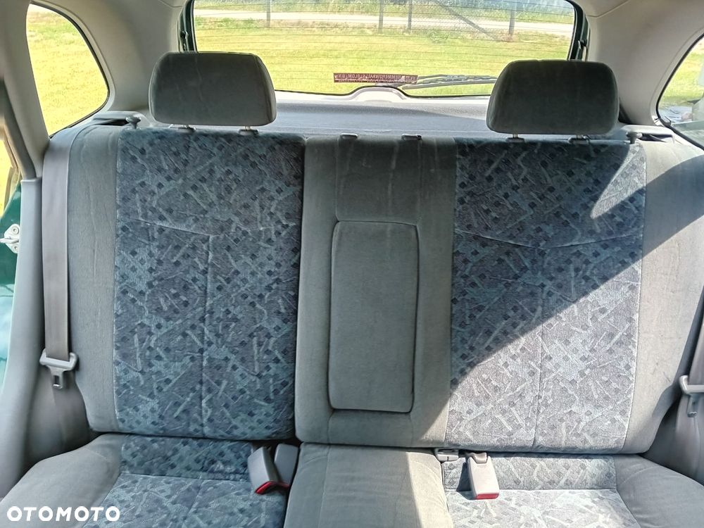 Mazda 323F 2.0 DITD Comfort - 10