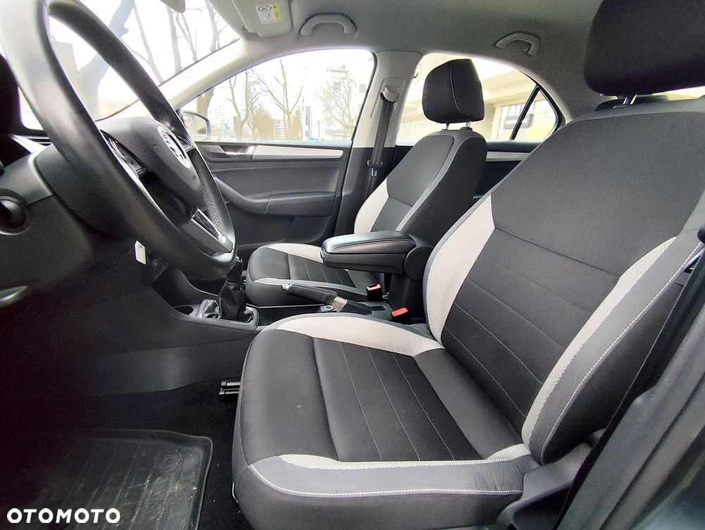 Skoda RAPID 1.0 TSI Active - 7