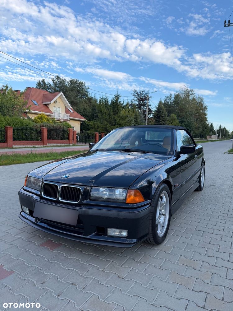 BMW Seria 3 318i - 4