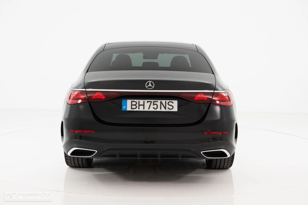 Mercedes-Benz E 300 - 4