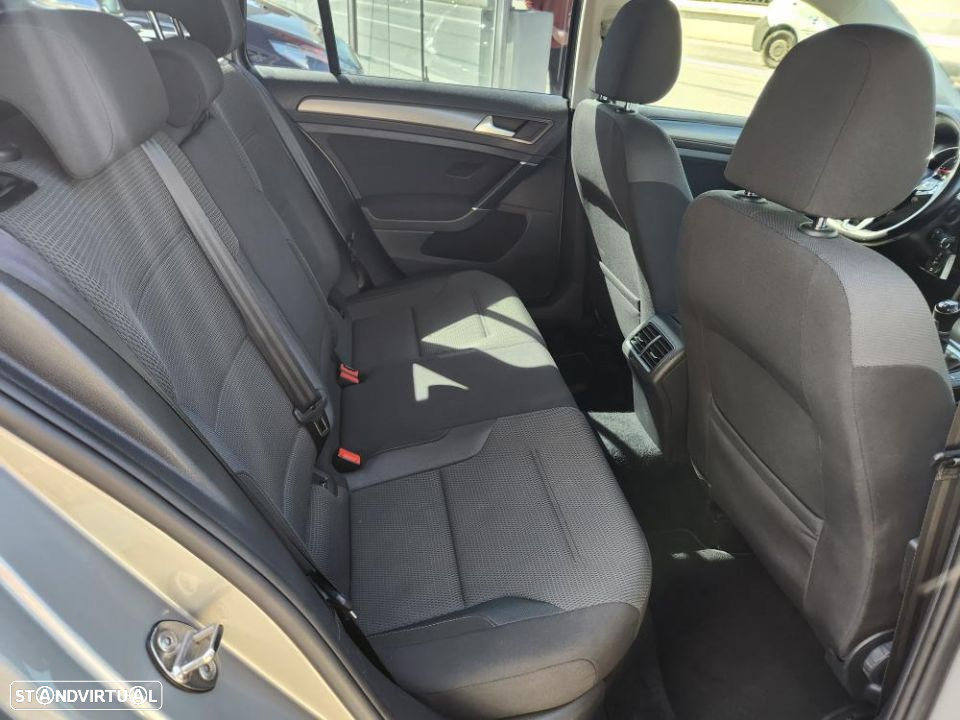 VW Golf Variant 1.6 TDi Highline - 45