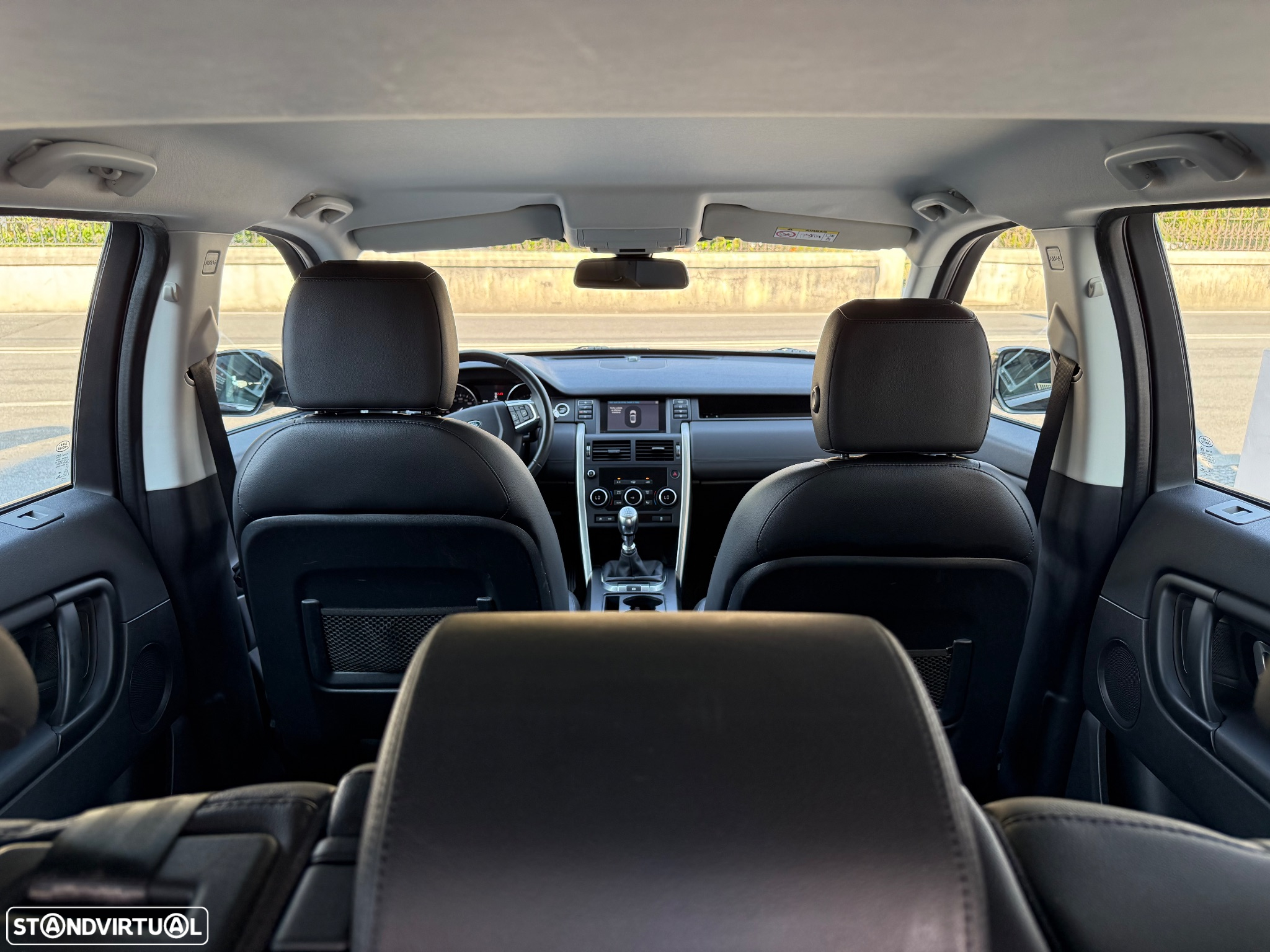 Land Rover Discovery Sport 2.0 eD4 HSE Luxury - 17