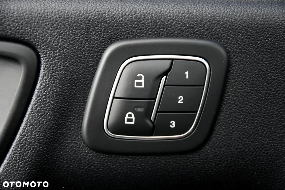 Ford Kuga 2.0 EcoBlue Hybrid VIGNALE - 29