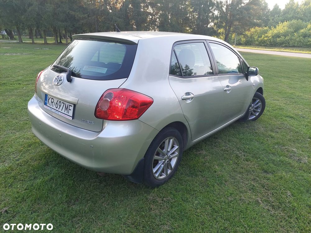 Toyota Auris 1.6 Premium - 5