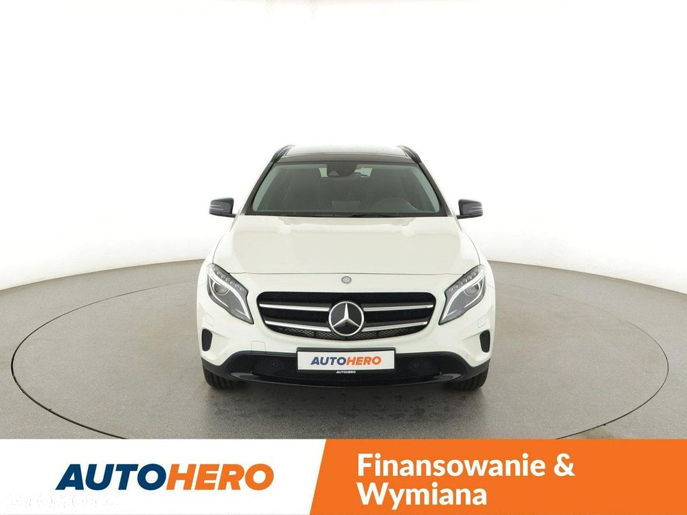 Mercedes-Benz GLA 250 4-Matic Urban - 12