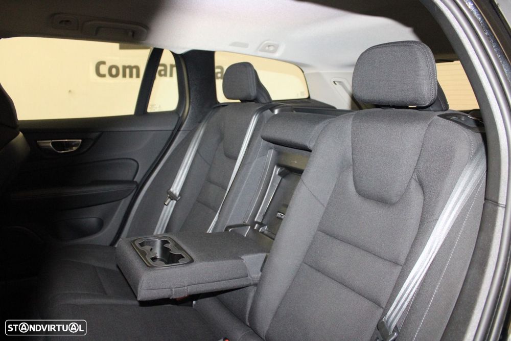 Volvo V60 2.0 T6 AWD TE R-Design Expression - 31