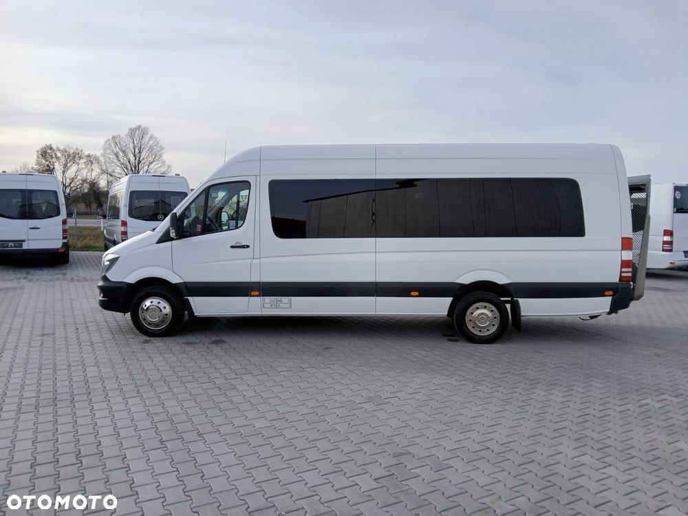 Mercedes-Benz 519 - 4