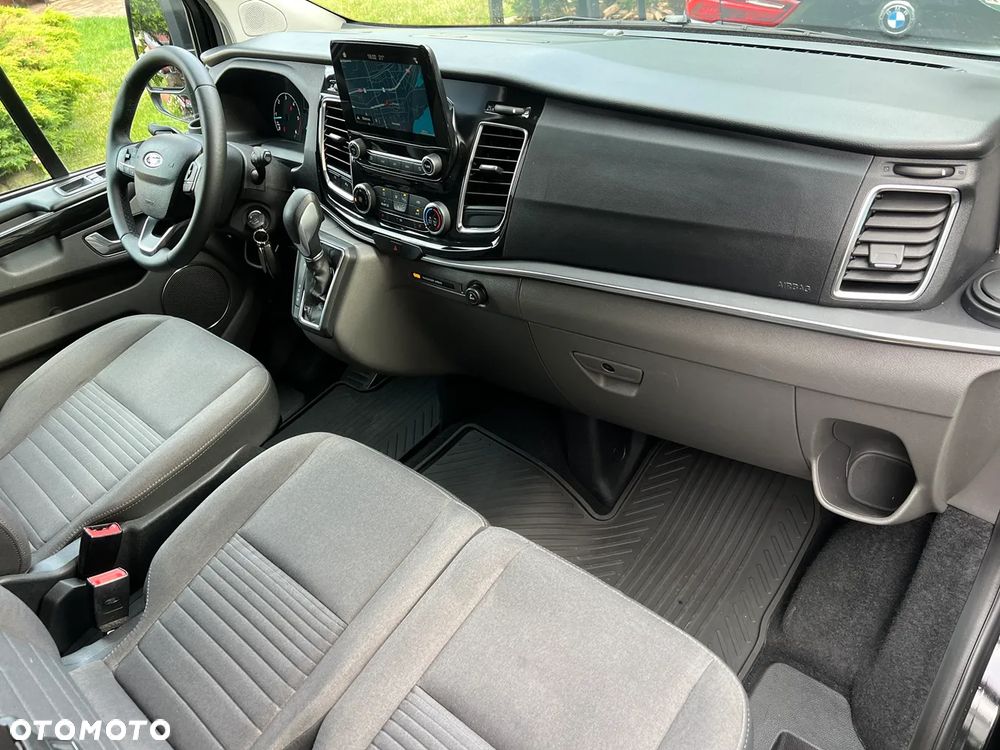 Ford Tourneo Custom - 20