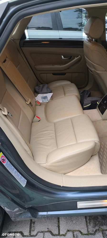 Audi A8 4.2 Quattro - 14