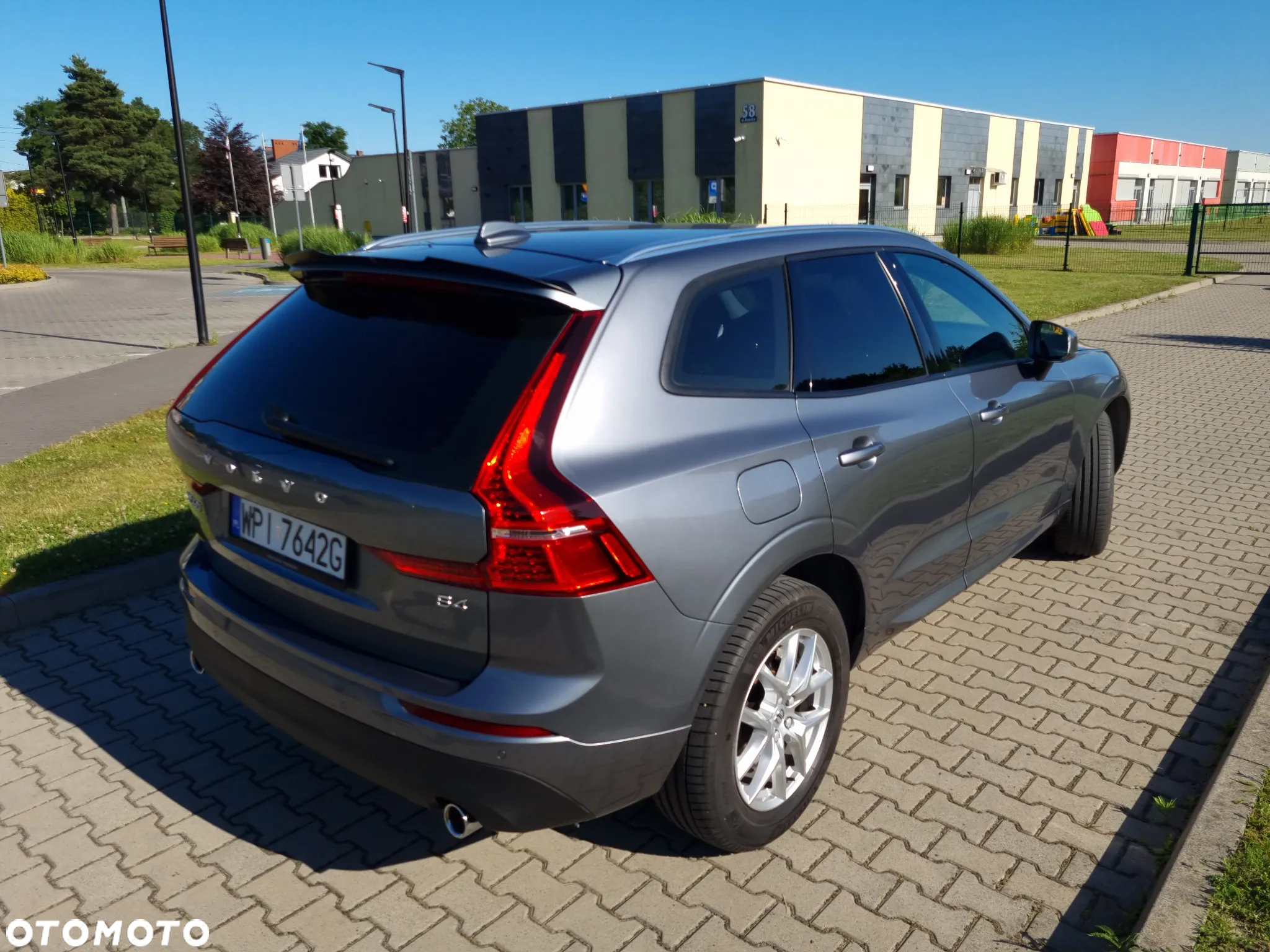 Volvo XC 60 B4 B Momentum - 5