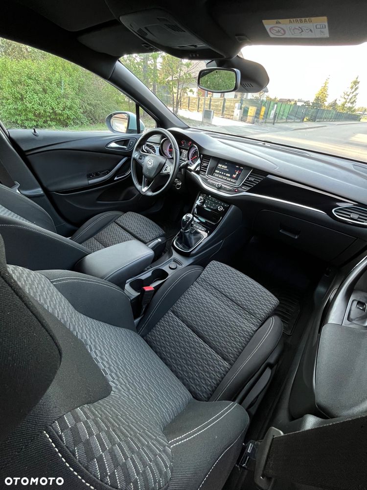 Opel Astra 1.4 T Elite - 11