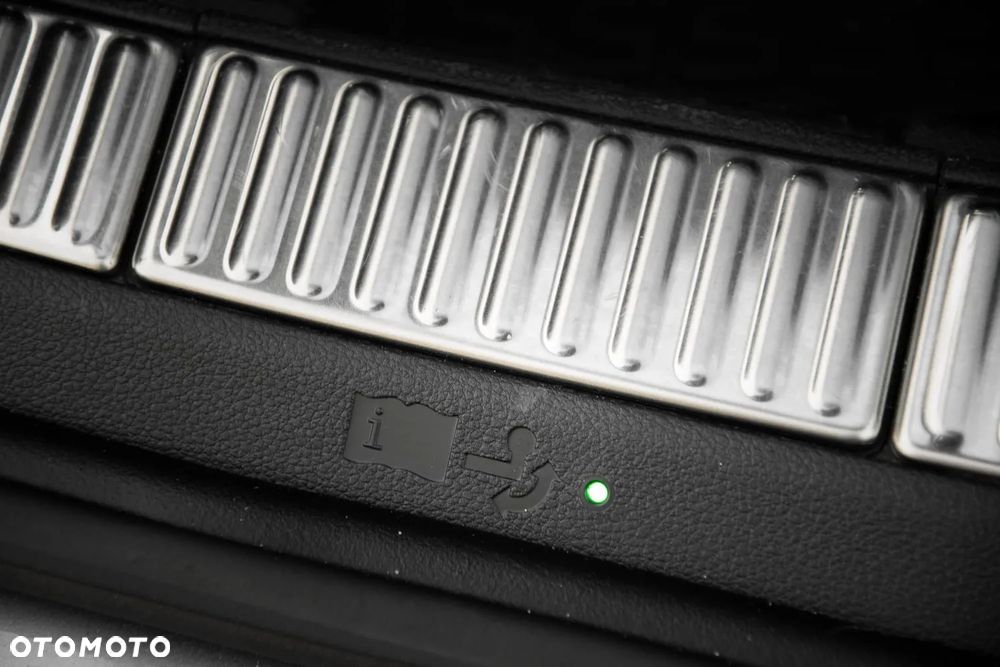 Skoda Superb 2.0 TDI 4x4 DSG L&K - 38