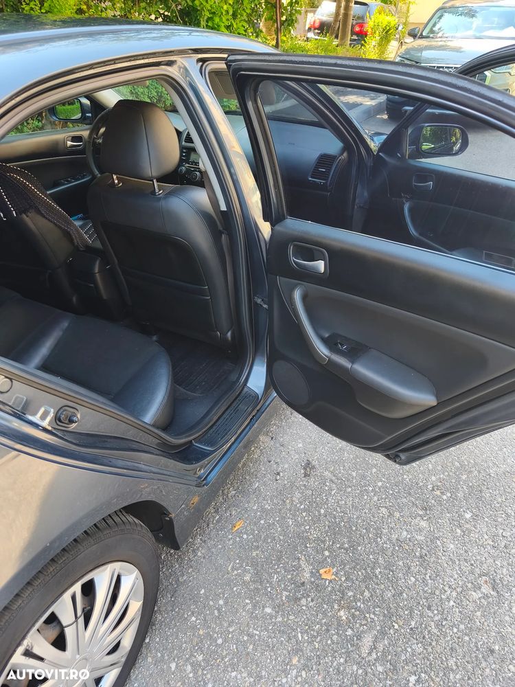 Honda Accord 2.0i Special Edition - 9